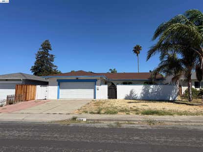 2784 Entrada Cir – Investment Home