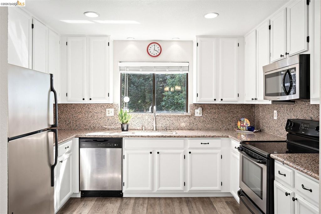 Photo of 3687 Maple Ave #9, Oakland, CA 94602 (MLS # 41131589)