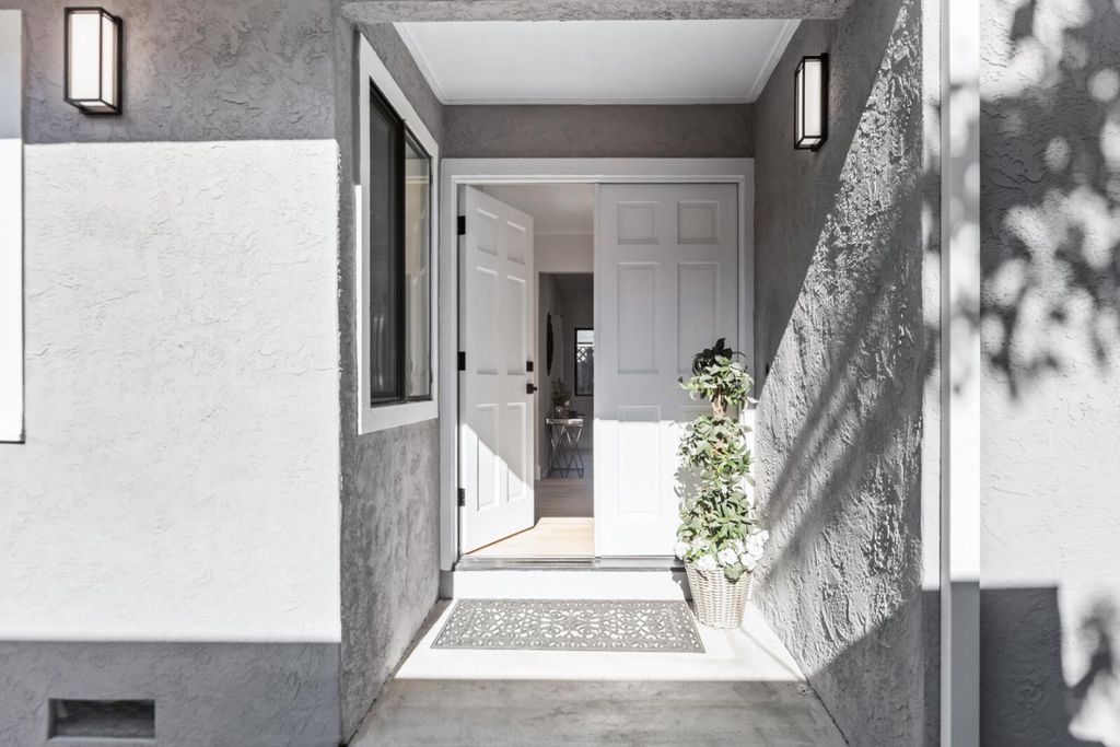 Photo of 750 N 12th Street, San Jose, CA 95112 (MLS # ML82026221)