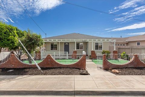 A home in Union City