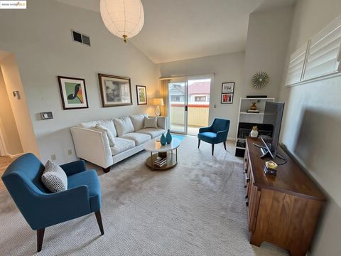 Photo of 7148 Dublin Meadows St #E, Dublin, CA 94568 (MLS # 41115349)