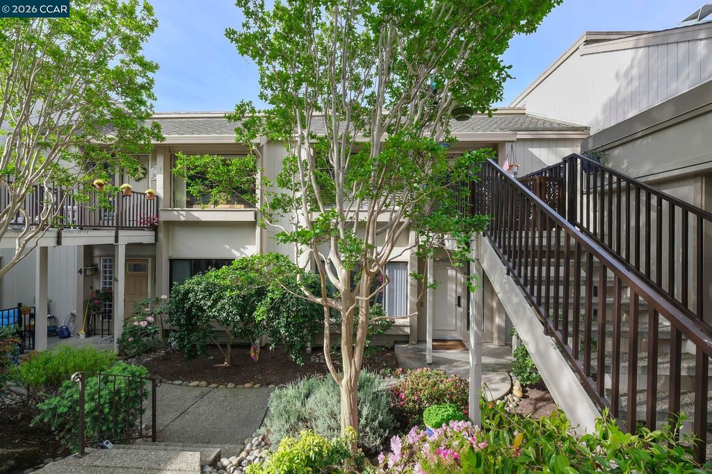 Photo of 3386 Rossmoor Pkwy #6, Walnut Creek, CA 94595 (MLS # 41129096)