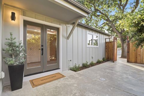 Photo of 715 Roosevelt Avenue, Redwood City, CA 94061 (MLS # ML82045212)