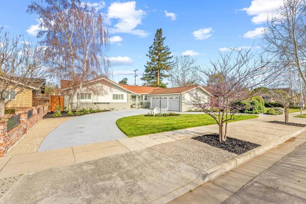 Photo of 2320 Mazzaglia Avenue, San Jose, CA 95125 (MLS # ML82058250)