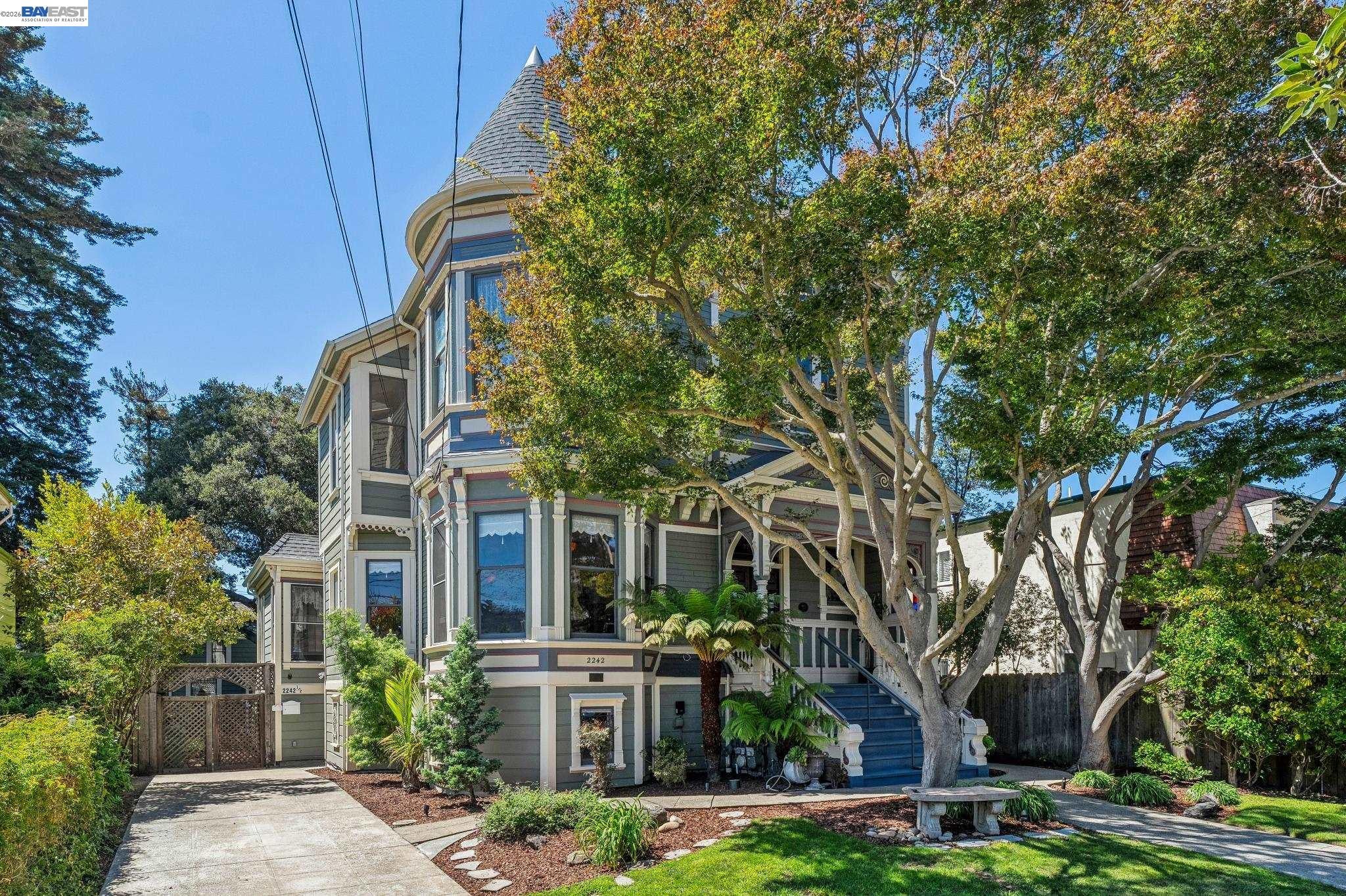 2242 San Antonio Ave