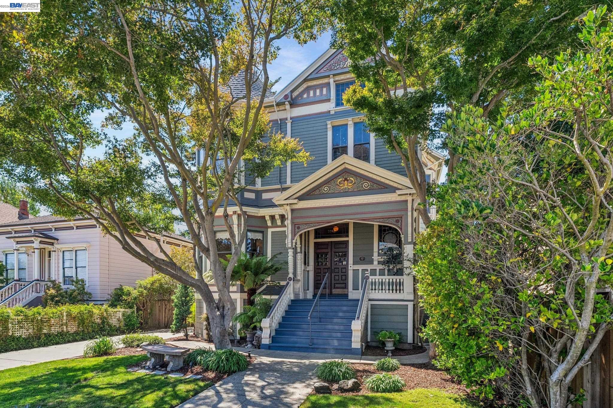 2242 San Antonio Ave