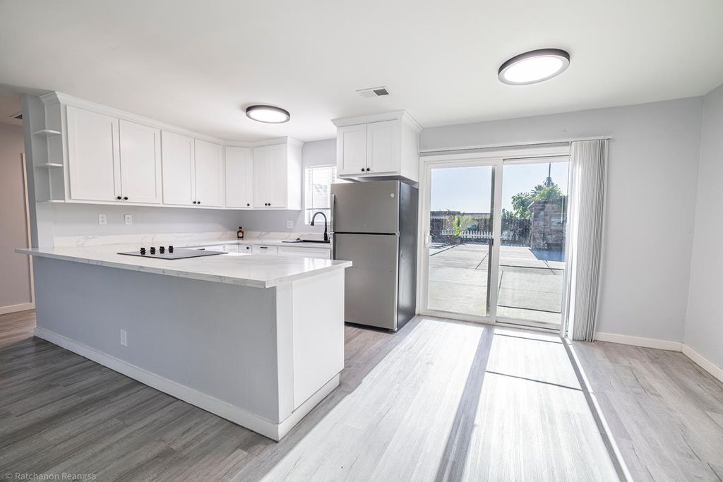 Photo of 750 El Camino Paraiso, Hollister, CA 95023 (MLS # ML82047355)