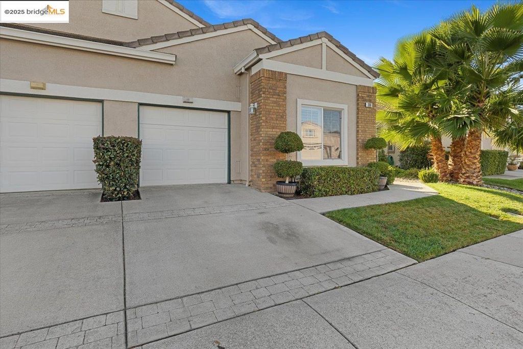 Photo of 308 Upton Pyne Dr, Brentwood, CA 94513 (MLS # 41116028)