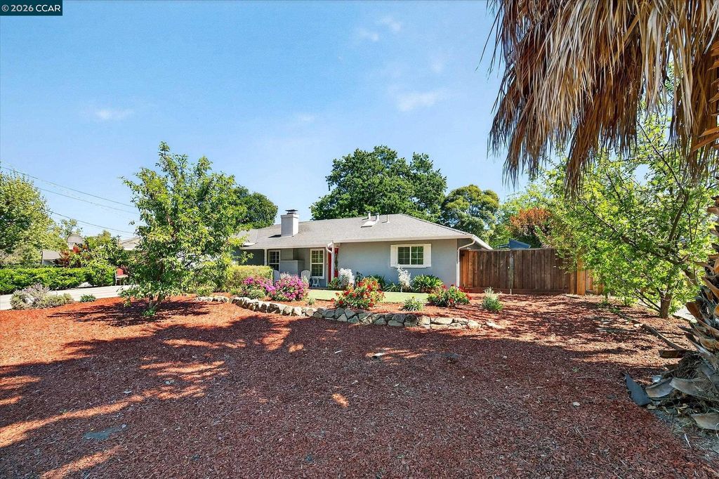 Photo of 1919 Elinora Dr, Pleasant Hill, CA 94523 (MLS # 41129080)