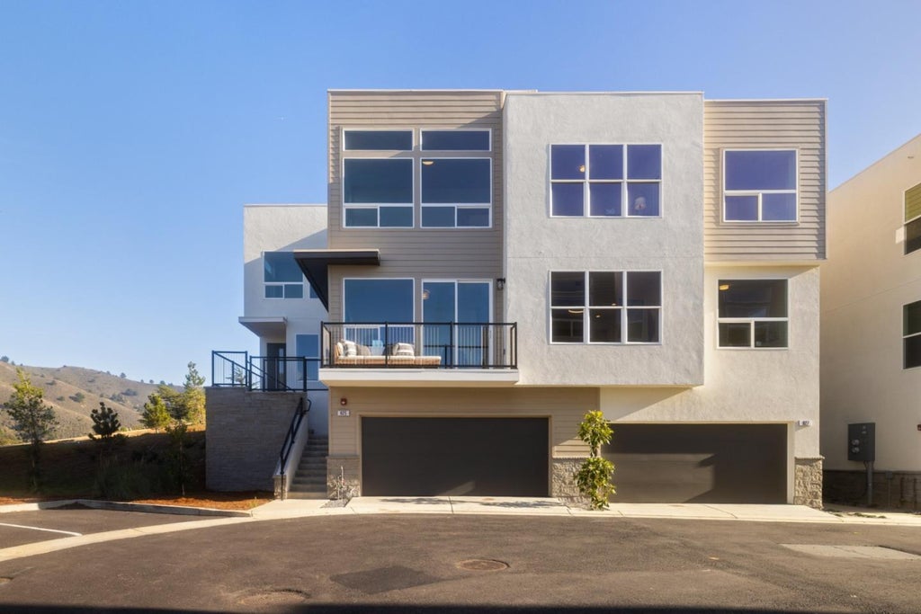 Photo of 827 Fassler Avenue, Pacifica, CA 94044 (MLS # ML82061426)