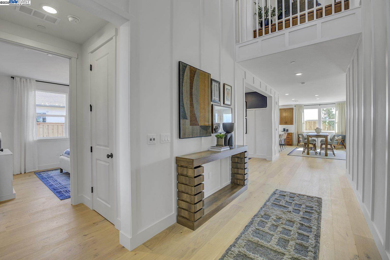 319 W Calabria Drive