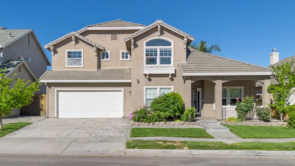 Photo of 1753 Mills, Los Banos, CA 93635 (MLS # ML82040648)