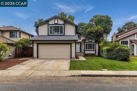 Photo of 312 Summerfield Dr, Vacaville, CA 95687 (MLS # 41119302)