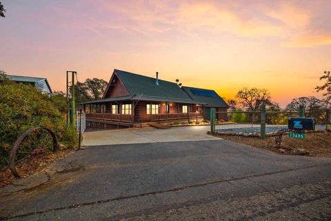 A home in La Grange