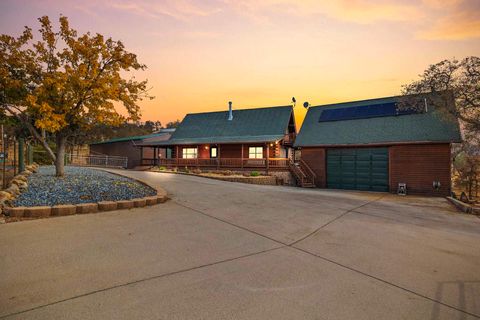 A home in La Grange