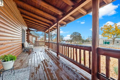 A home in La Grange