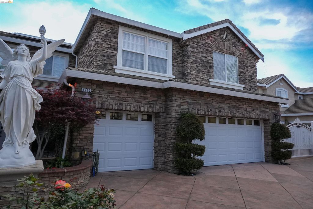 Photo of 5230 E Henderson Ct, Antioch, CA 94531 (MLS # 41128848)