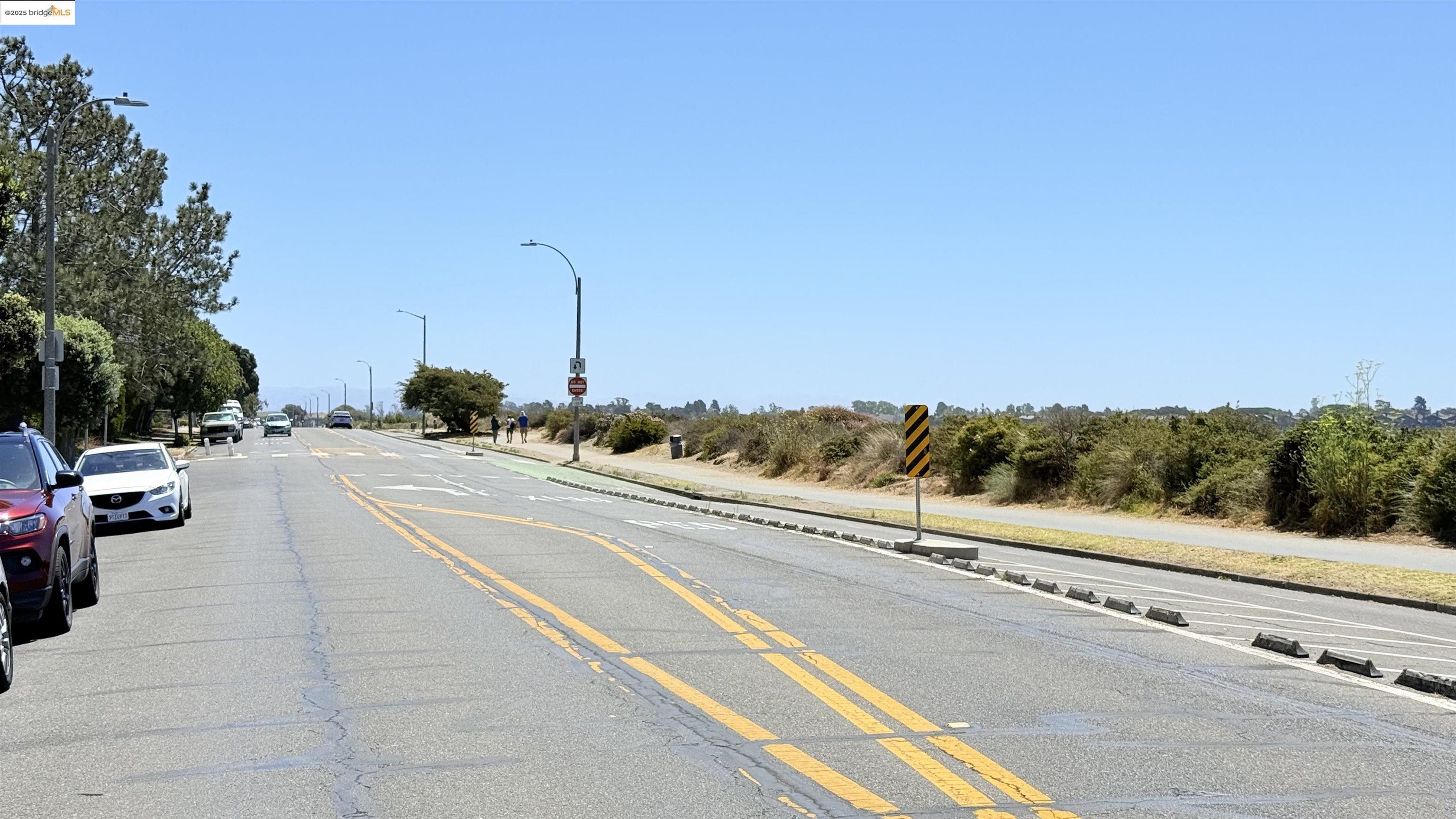 Alameda, California 94501, United States, 2 Bedrooms Bedrooms, ,2 BathroomsBathrooms,Residential,Active,243724