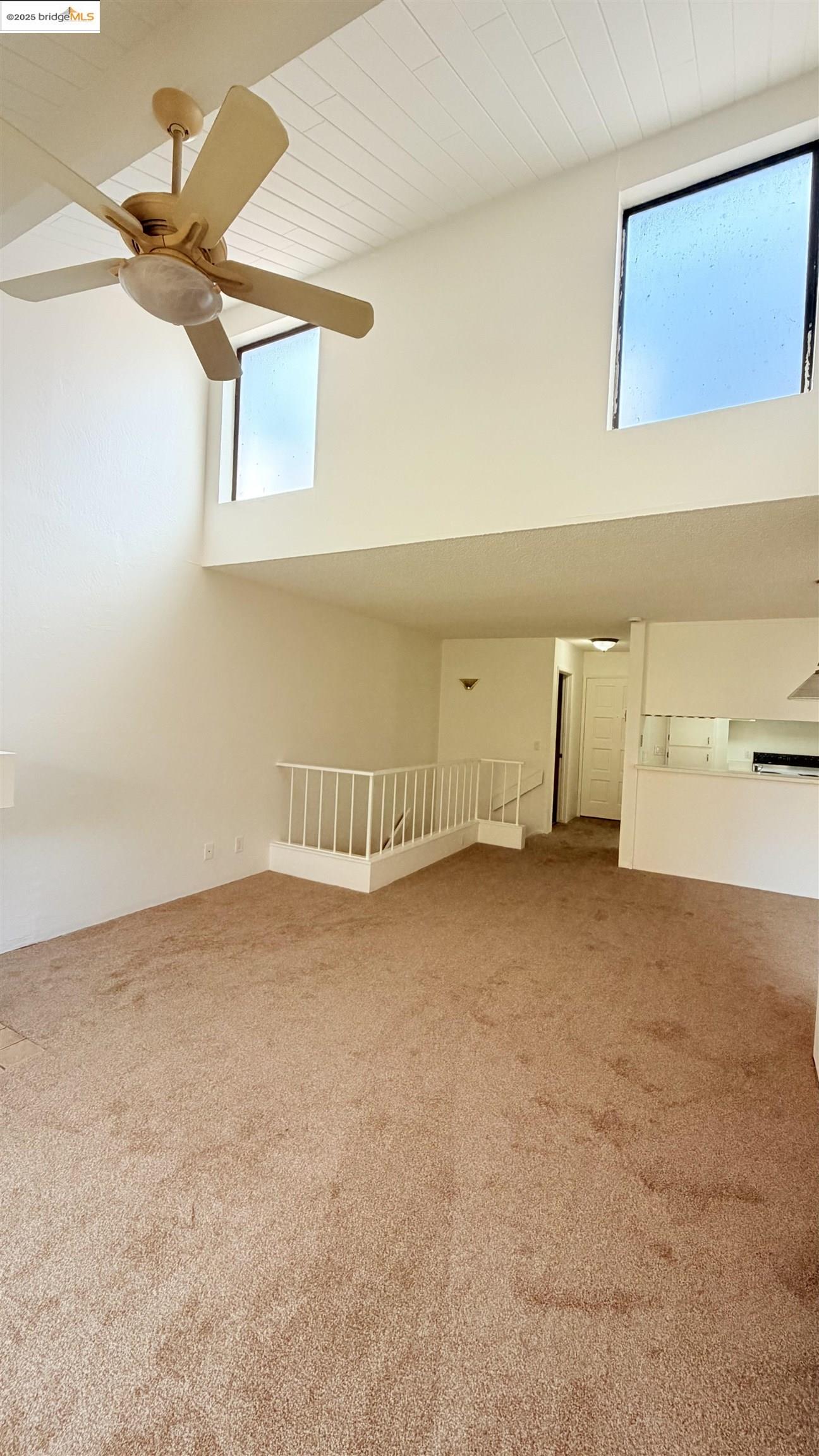 Alameda, California 94501, United States, 2 Bedrooms Bedrooms, ,2 BathroomsBathrooms,Residential,Active,243724