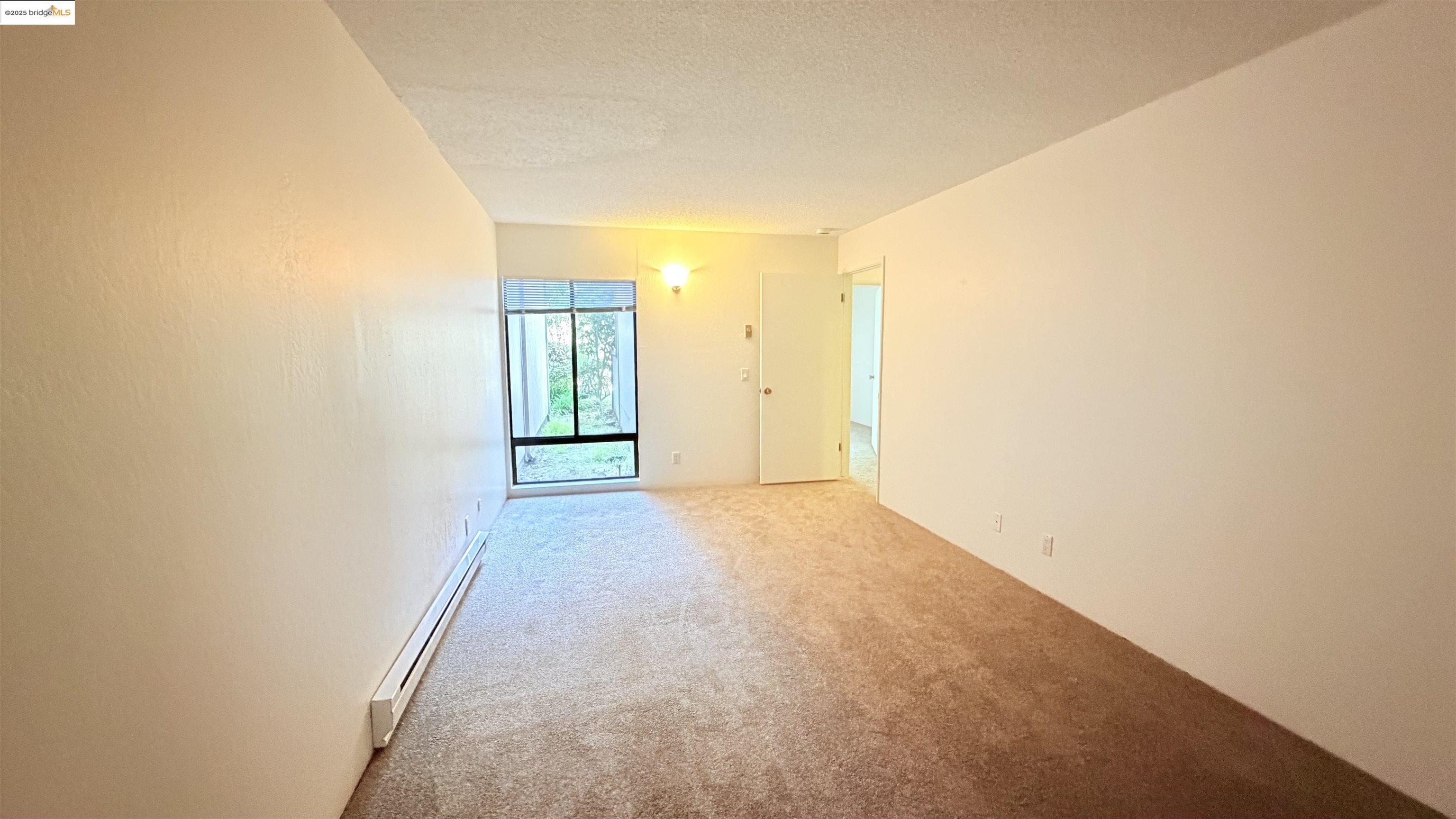 Alameda, California 94501, United States, 2 Bedrooms Bedrooms, ,2 BathroomsBathrooms,Residential,Active,243724