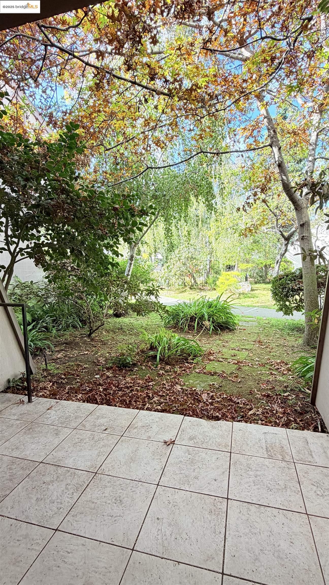 Alameda, California 94501, United States, 2 Bedrooms Bedrooms, ,2 BathroomsBathrooms,Residential,Active,243724