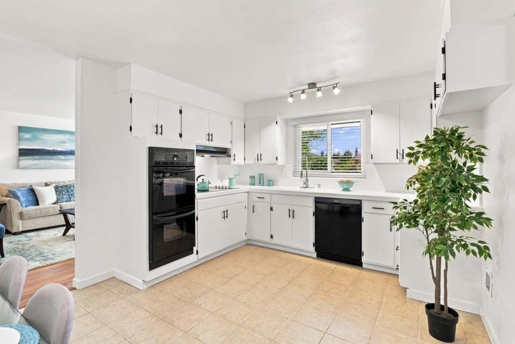 Photo of 204 Smithwood Street, Milpitas, CA 95035 (MLS # ML82046815)