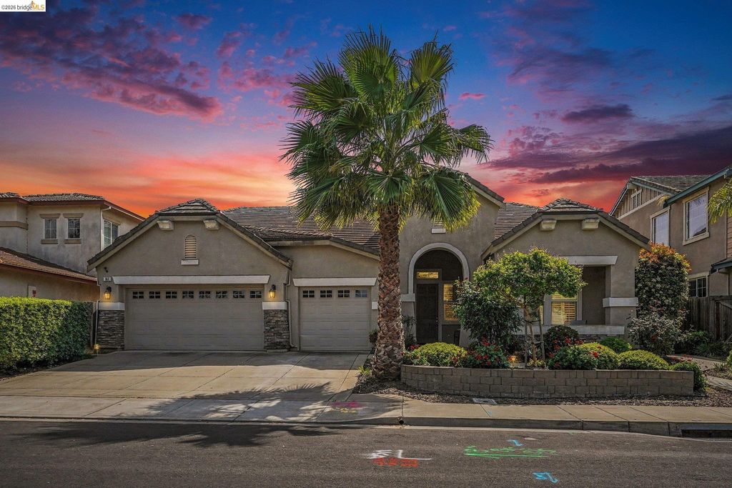 Photo of 161 Monet Dr, Oakley, CA 94561 (MLS # 41126439)