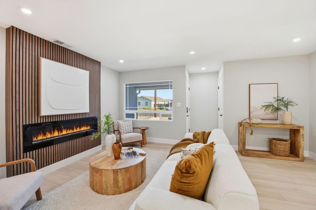 Photo of 15881 Paseo Largavista, San Lorenzo, CA 94580 (MLS # ML82026178)