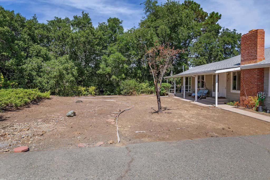 Photo of 20615 LEONARD Road, Saratoga, CA 95070 (MLS # ML82057378)