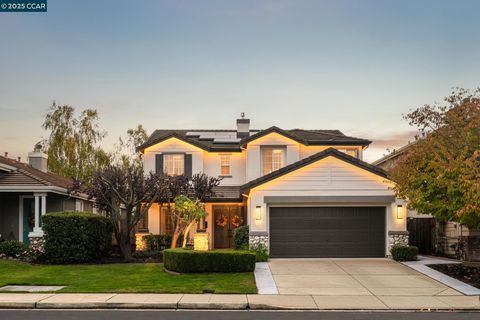 Photo of 84 Plumeria Ct, Danville, CA 94506 (MLS # 41117981)