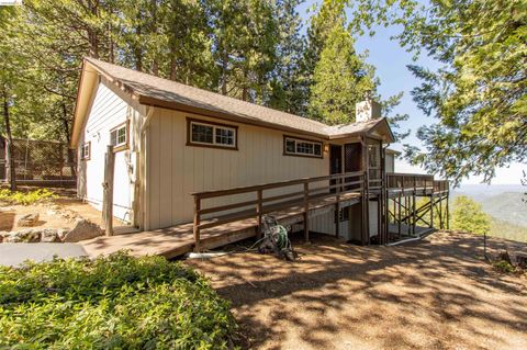 Photo of 19942 Middle Camp Sugar Pine Rd, Twain Harte, CA 95383 (MLS # 41132839)
