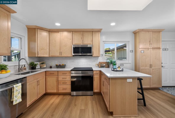 4352 CHELTENHAM CT, CONCORD, CA 94521 - Image 0f0baa125cd669a204c4a4e6d9ec1fb2/522167361