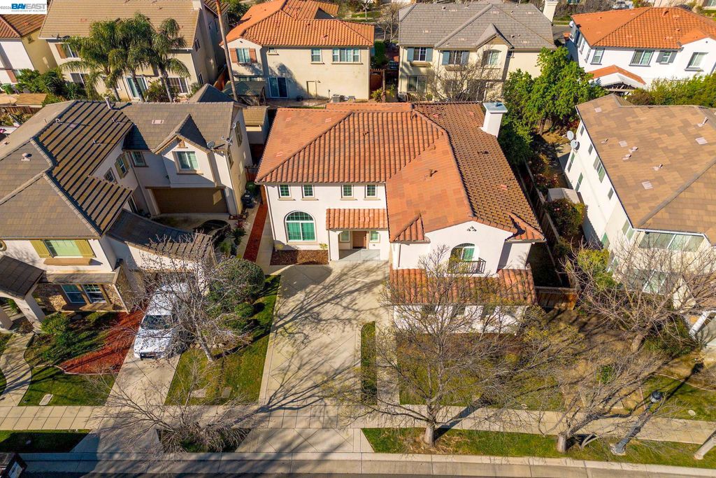 Photo of 151 S Vista Hermosa St, Mountain House, CA 95391 (MLS # 41126457)