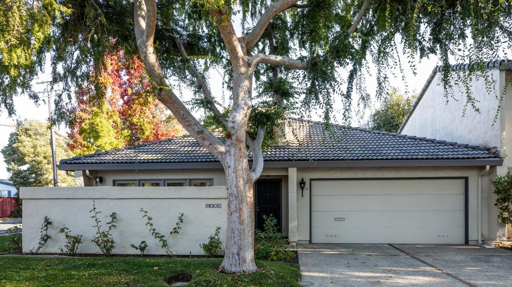 Photo of 4005 Villa Vera, Palo Alto, CA 94306 (MLS # ML82026289)