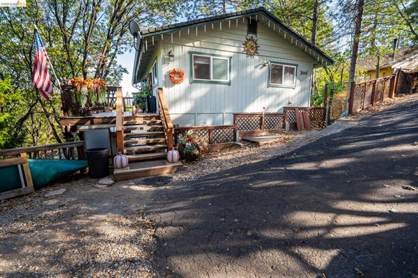 23965 HITCHING POST RD, SONORA, CA 95370 - Image 0fabc680f409a14391b2decf9f5b2d8e/3021162103