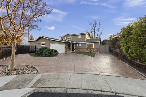 Photo of 295 Beverly Court, Campbell, CA 95008 (MLS # ML82031773)
