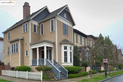 Photo of 2054 Clark St, Hercules, CA 94547 (MLS # 41119511)