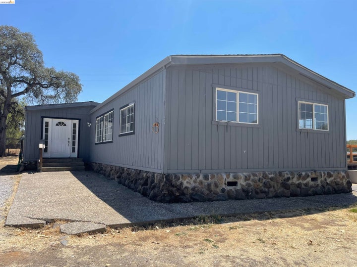 Photo 1 of 15 — 17560 Campbell Flat Road, Sonora, CA 95370