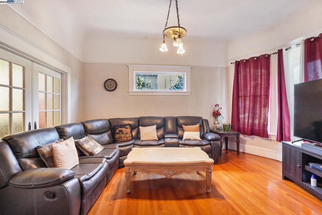 Photo of 825 N San Joaquin Street, Stockton, CA 95202 (MLS # 41113387)