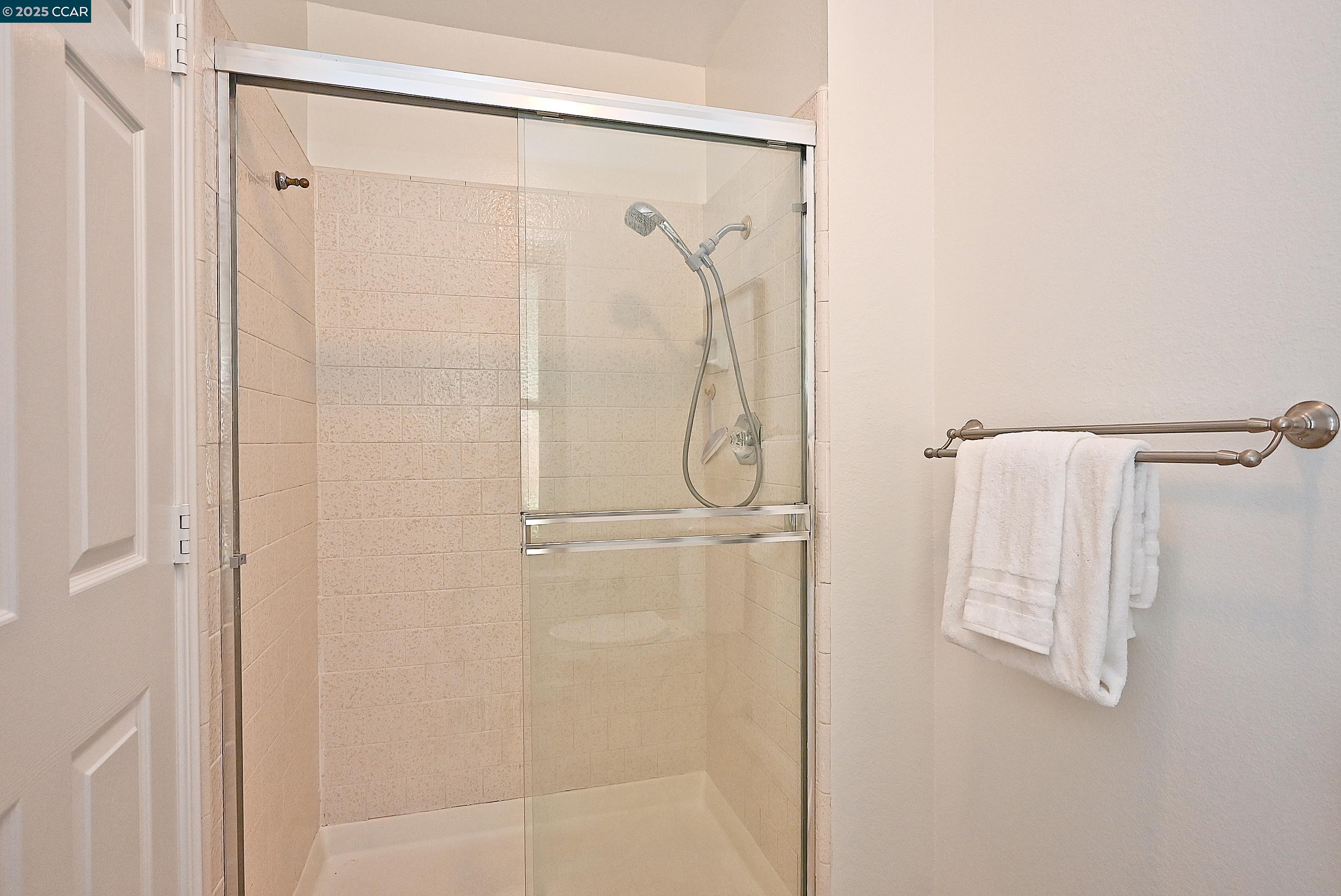 Martinez, California 94553, United States, 3 Bedrooms Bedrooms, ,3 BathroomsBathrooms,Residential,Active,193421