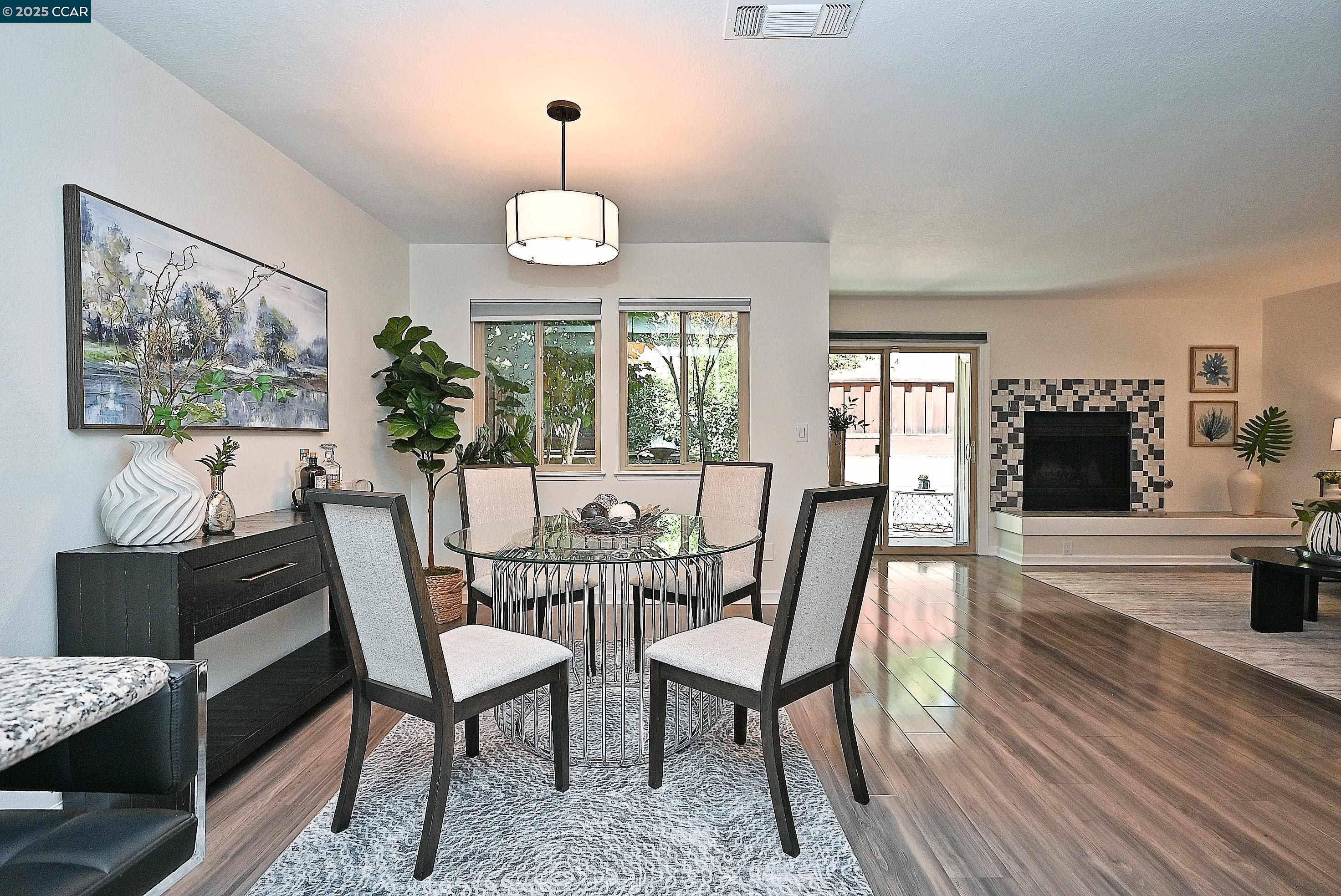 Martinez, California 94553, United States, 3 Bedrooms Bedrooms, ,3 BathroomsBathrooms,Residential,Active,193421