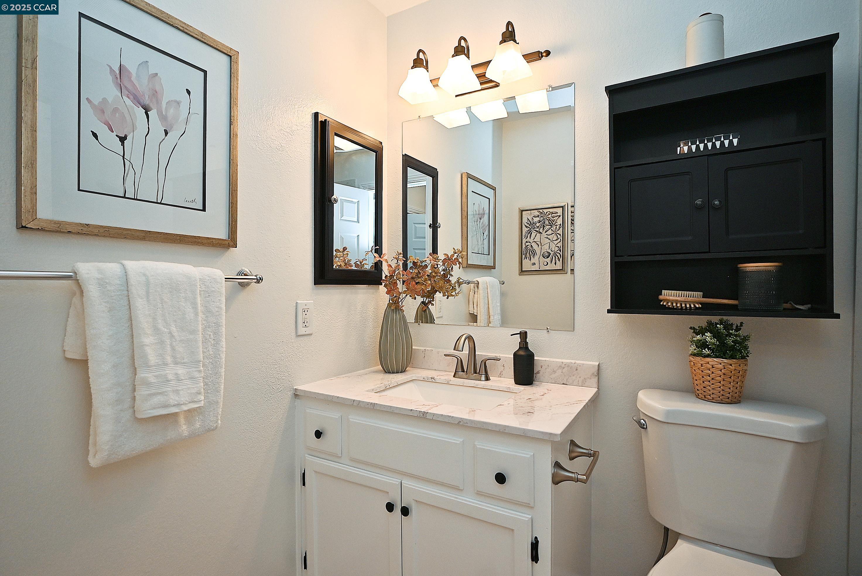 Martinez, California 94553, United States, 3 Bedrooms Bedrooms, ,3 BathroomsBathrooms,Residential,Active,193421