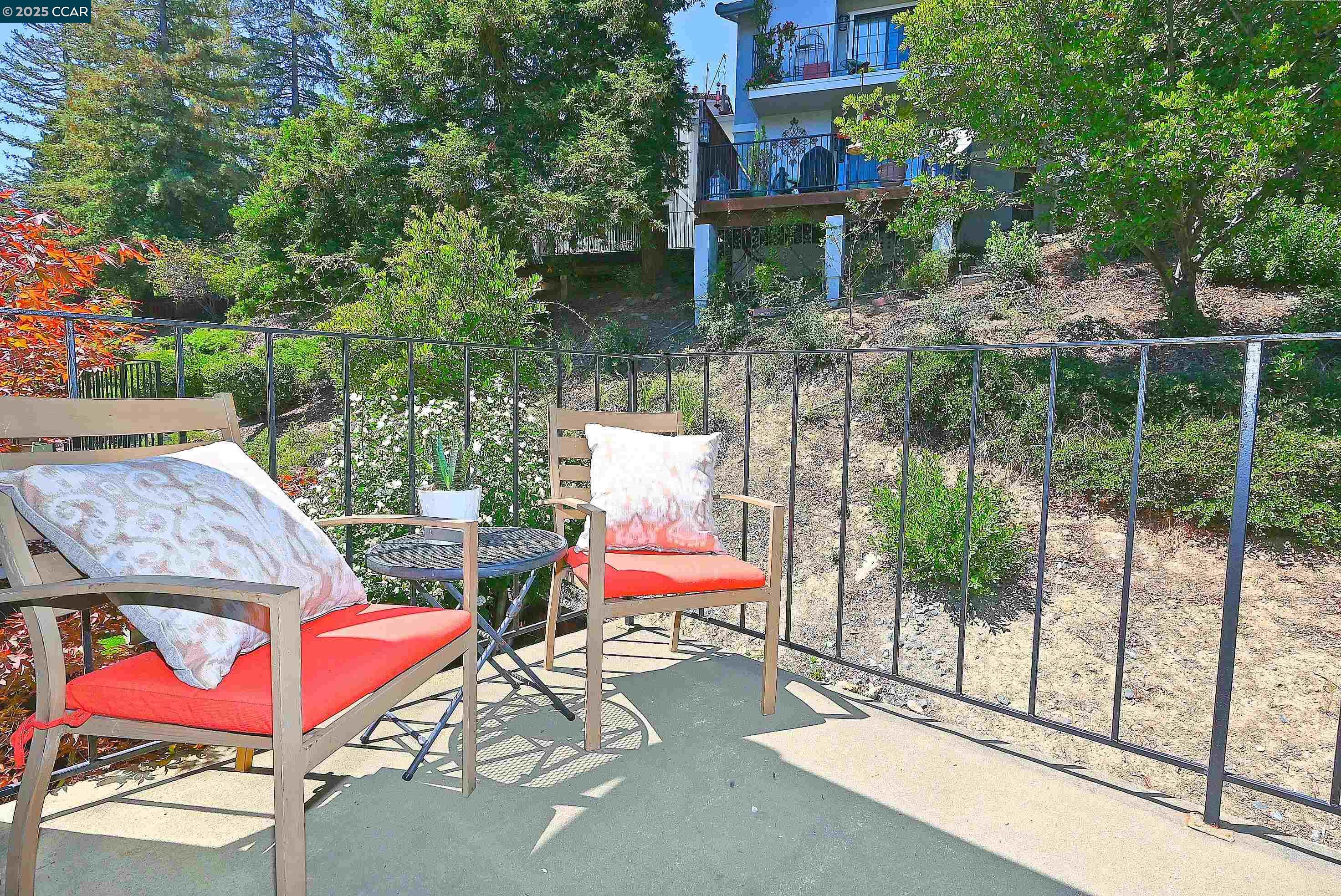 Martinez, California 94553, United States, 3 Bedrooms Bedrooms, ,3 BathroomsBathrooms,Residential,Active,193421