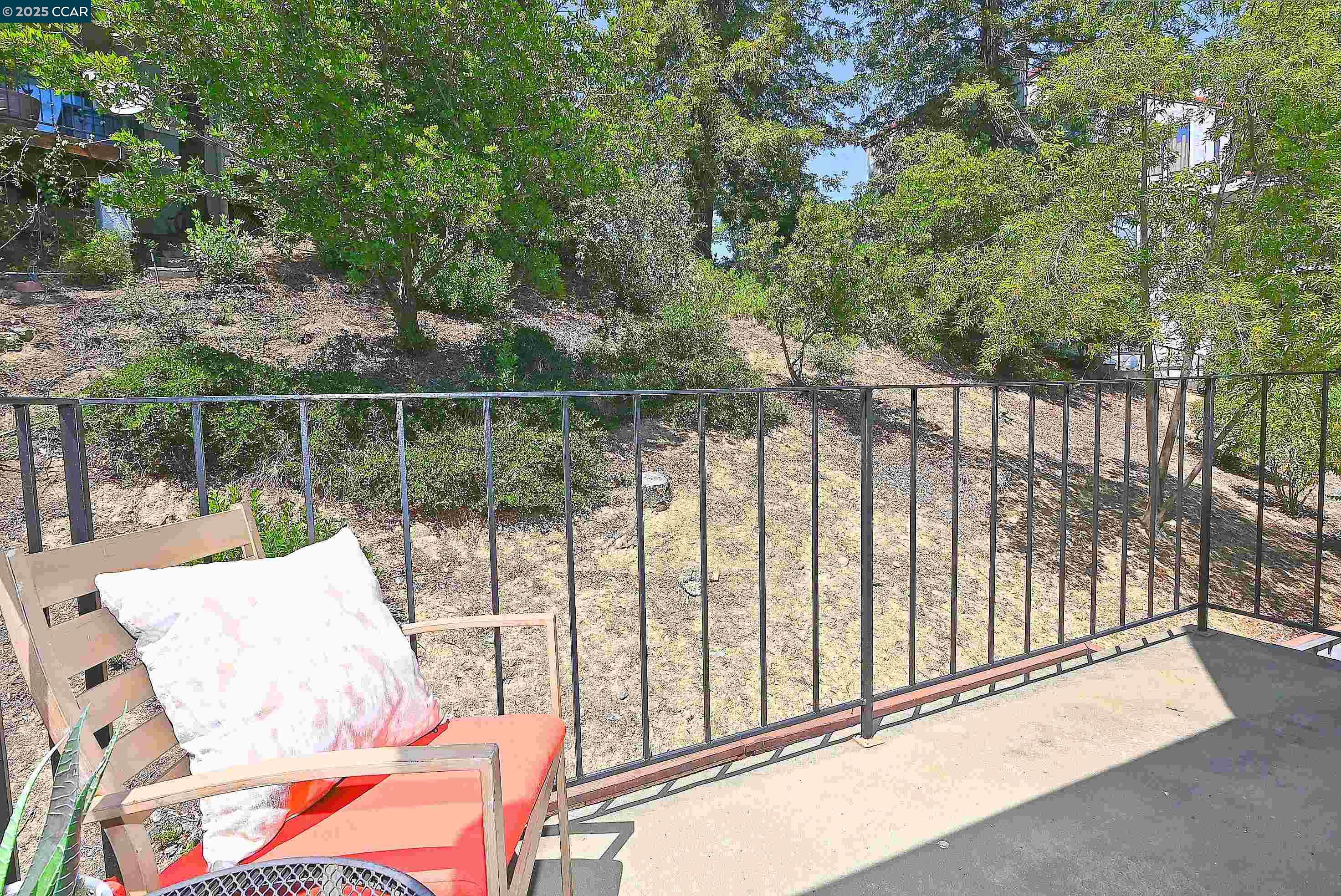 Martinez, California 94553, United States, 3 Bedrooms Bedrooms, ,3 BathroomsBathrooms,Residential,Active,193421