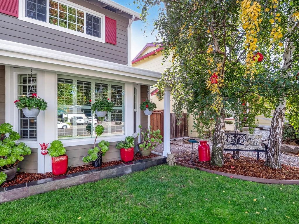 Photo of 246 Leota Avenue, Sunnyvale, CA 94086 (MLS # ML82024568)