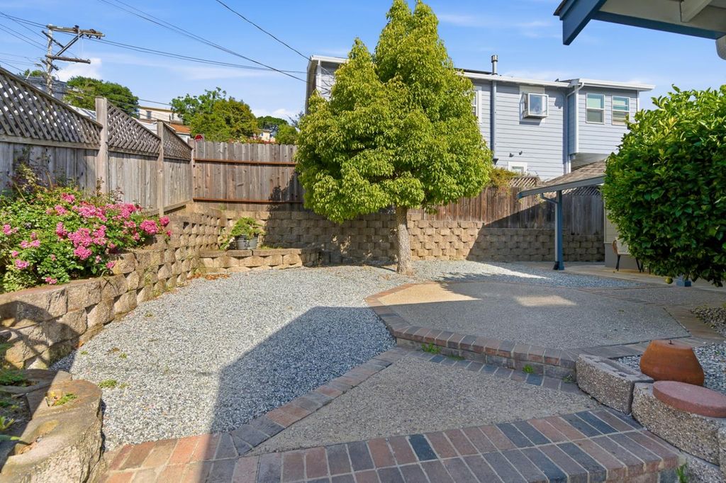 Photo of 484 Monterey Street, Brisbane, CA 94005 (MLS # ML82048137)
