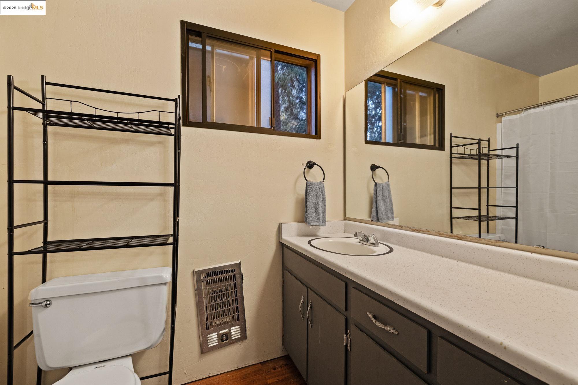 Twain Harte, California 95383, United States, 4 Bedrooms Bedrooms, ,3 BathroomsBathrooms,Residential,Active,240283