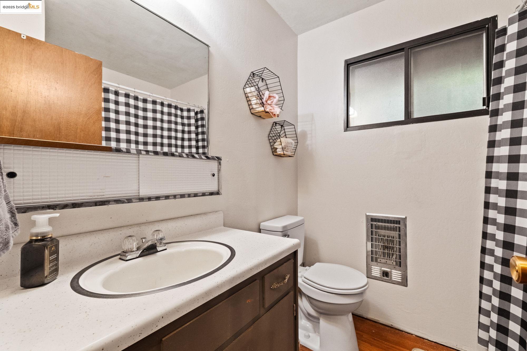 Twain Harte, California 95383, United States, 4 Bedrooms Bedrooms, ,3 BathroomsBathrooms,Residential,Active,240283