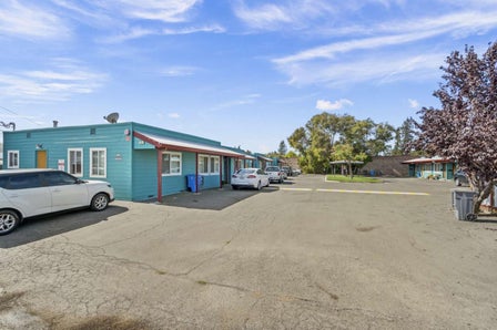 1015 S A ST — listing photo 2