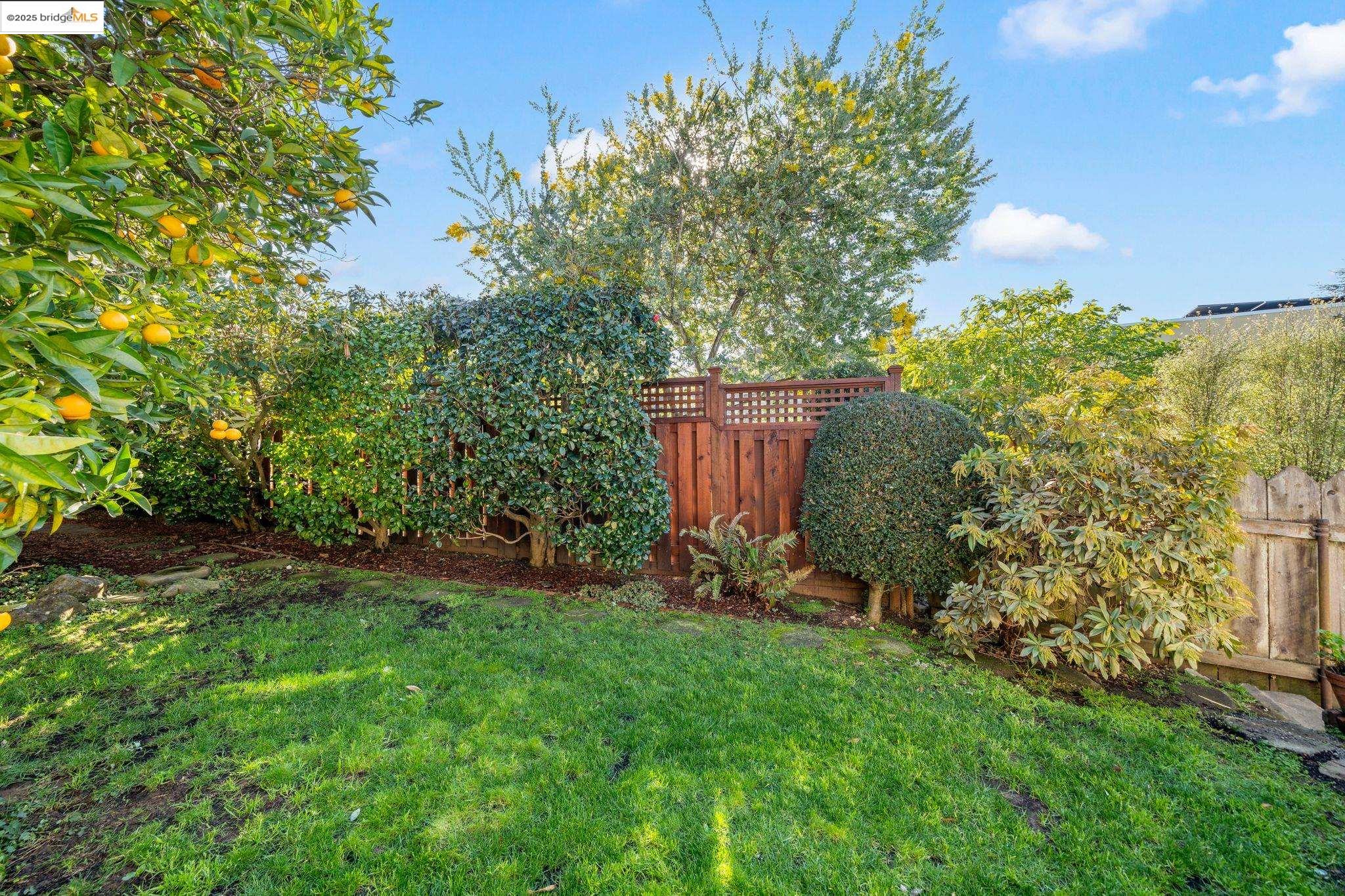 Oakland, California 94619, United States, 3 Bedrooms Bedrooms, ,1 BathroomBathrooms,Residential,Pending,15497